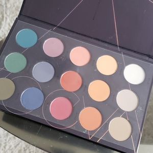 Zoeva palette